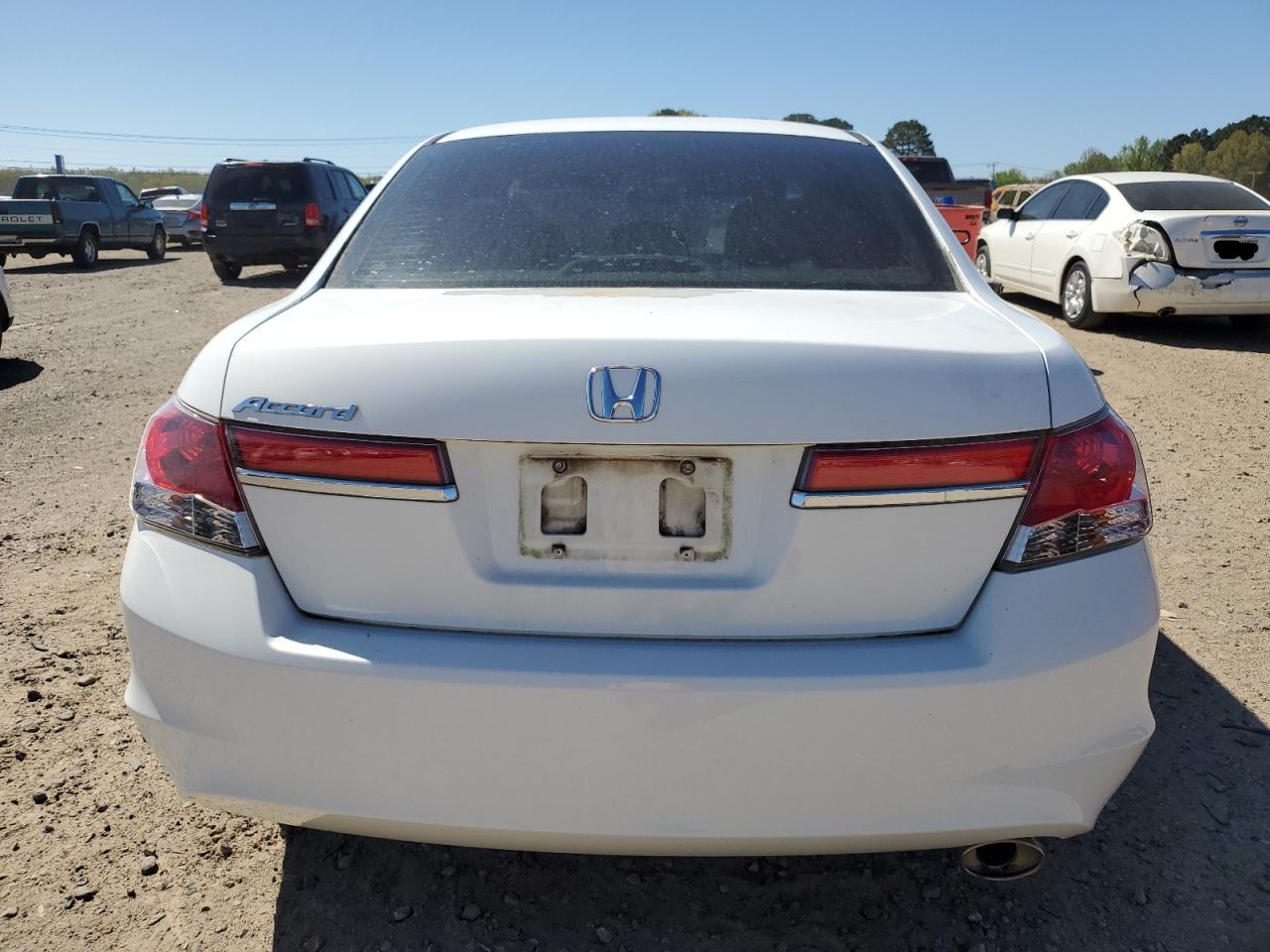 Photo 5 VIN: 1HGCP2F32BA107944 - HONDA ACCORD 