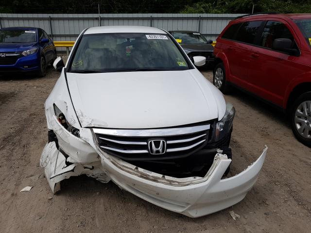 Photo 6 VIN: 1HGCP2F32BA137624 - HONDA ACCORD LX 