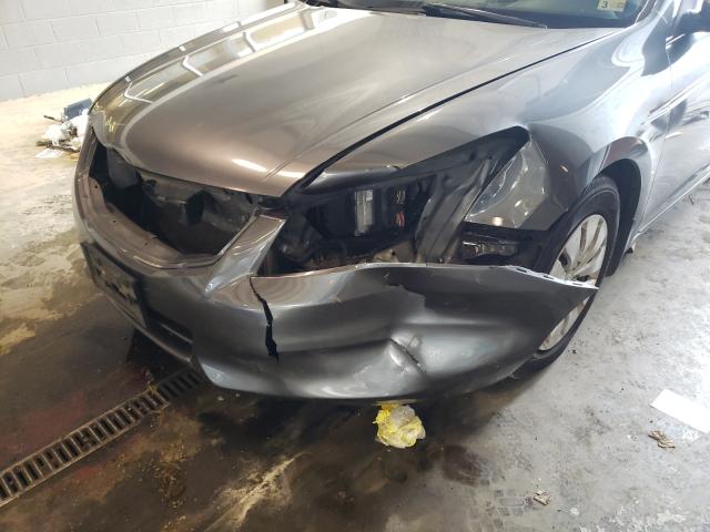 Photo 8 VIN: 1HGCP2F32BA143570 - HONDA ACCORD LX 