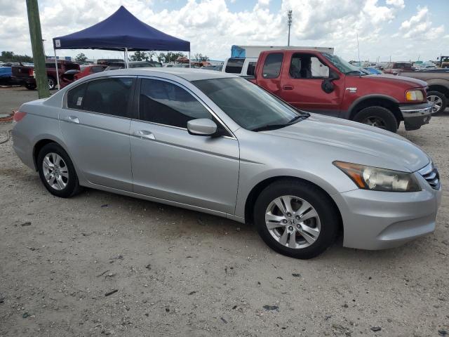 Photo 3 VIN: 1HGCP2F32BA145979 - HONDA ACCORD 