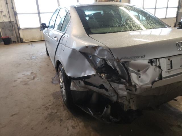 Photo 8 VIN: 1HGCP2F32BA155492 - HONDA ACCORD LX 