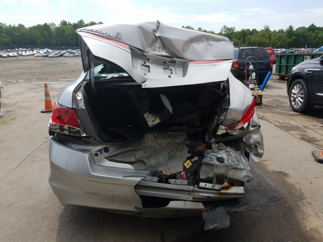 Photo 8 VIN: 1HGCP2F32BA156464 - HONDA ACCORD LX 