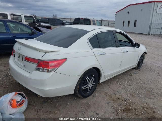 Photo 3 VIN: 1HGCP2F32CA016836 - HONDA ACCORD 