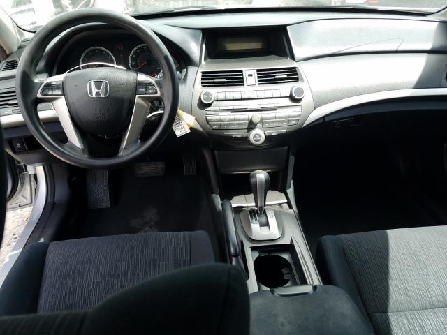 Photo 8 VIN: 1HGCP2F32CA045611 - HONDA ACCORD LX 