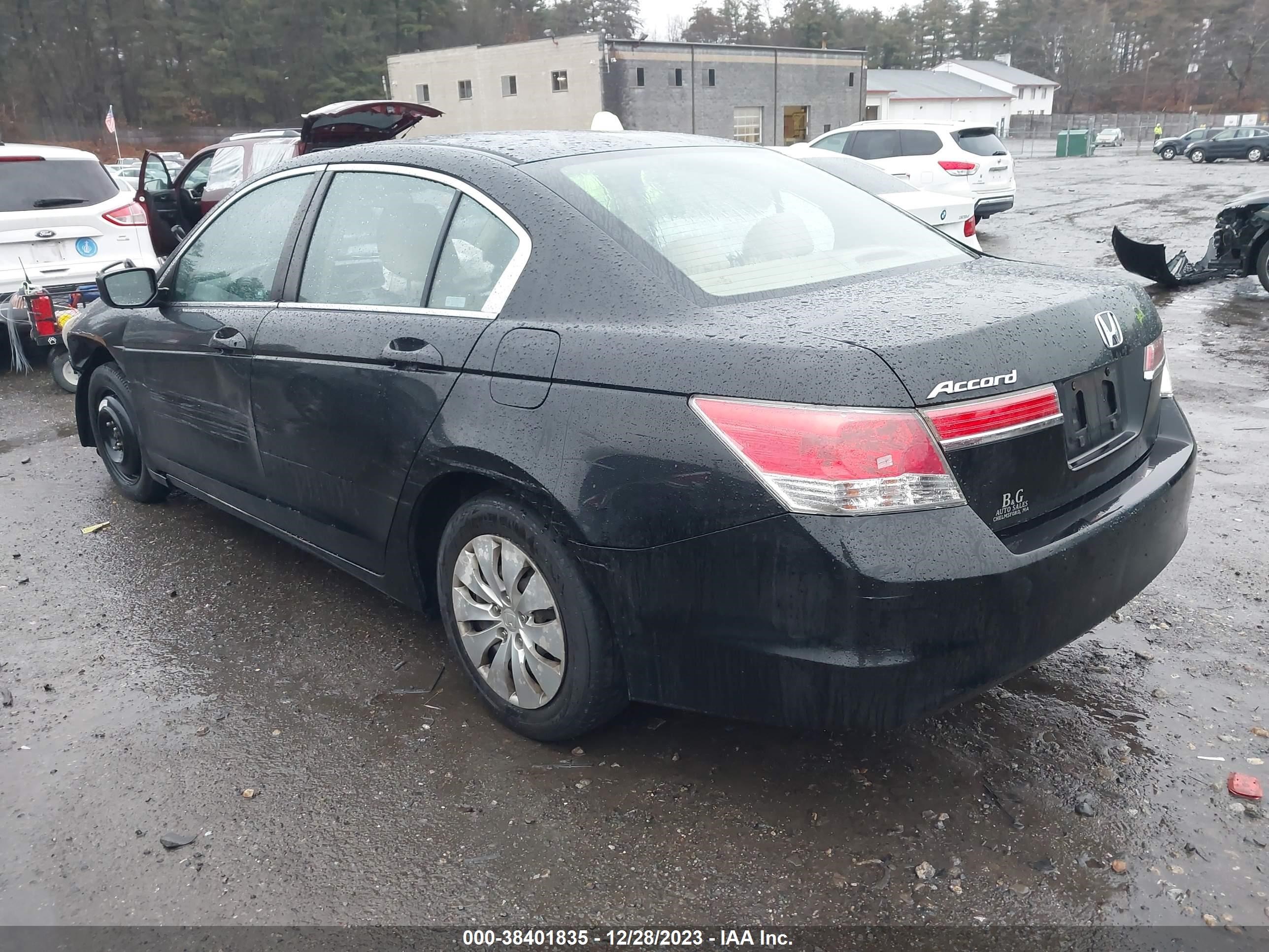 Photo 2 VIN: 1HGCP2F32CA119707 - HONDA ACCORD 