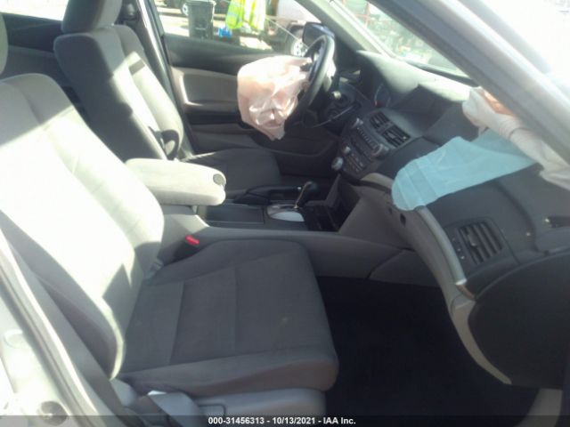 Photo 4 VIN: 1HGCP2F32CA121652 - HONDA ACCORD SDN 