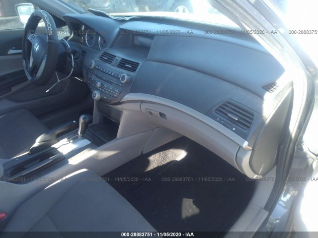 Photo 4 VIN: 1HGCP2F32CA134031 - HONDA ACCORD SDN 