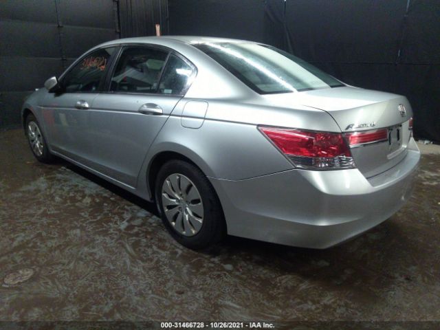 Photo 2 VIN: 1HGCP2F32CA243136 - HONDA ACCORD SDN 