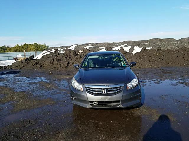 Photo 10 VIN: 1HGCP2F32CA243217 - HONDA ACCORD LX 