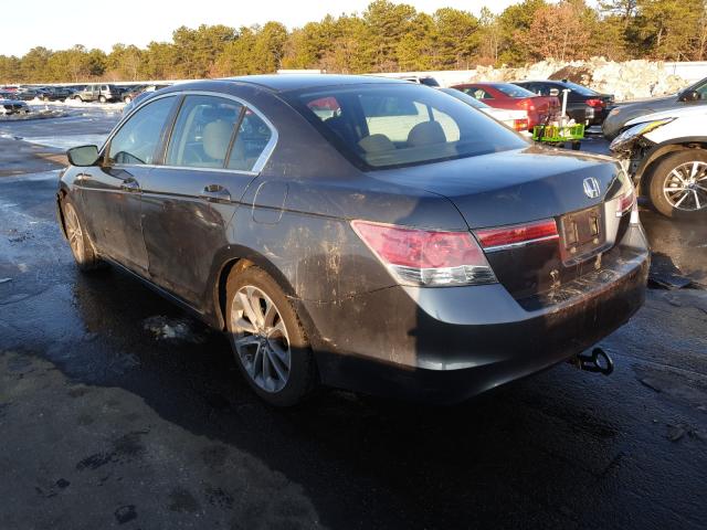 Photo 2 VIN: 1HGCP2F32CA243217 - HONDA ACCORD LX 