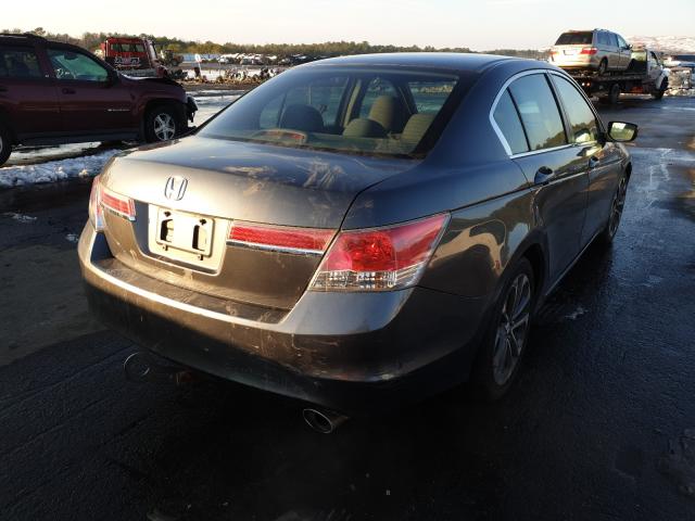 Photo 3 VIN: 1HGCP2F32CA243217 - HONDA ACCORD LX 