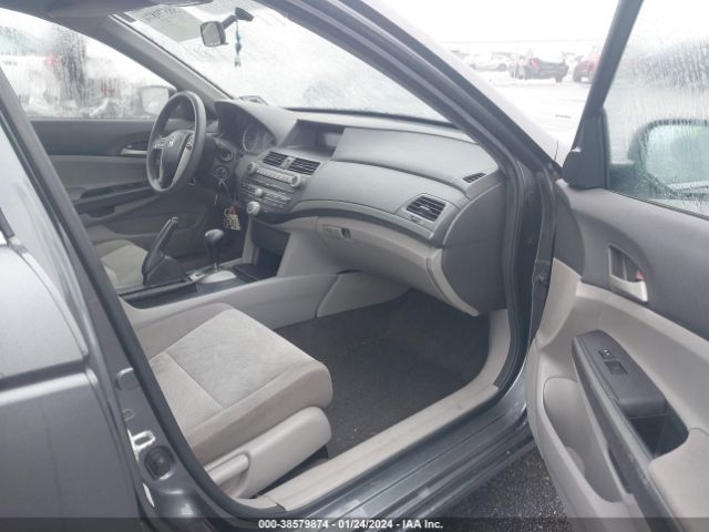 Photo 4 VIN: 1HGCP2F33AA006586 - HONDA ACCORD 