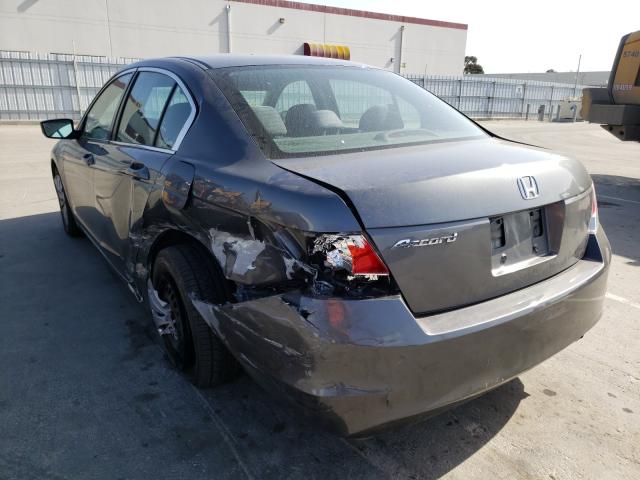 Photo 2 VIN: 1HGCP2F33AA019581 - HONDA ACCORD LX 