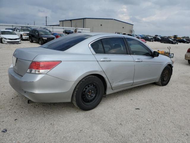 Photo 2 VIN: 1HGCP2F33AA036607 - HONDA ACCORD LX 