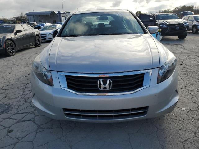 Photo 4 VIN: 1HGCP2F33AA085841 - HONDA ACCORD LX 