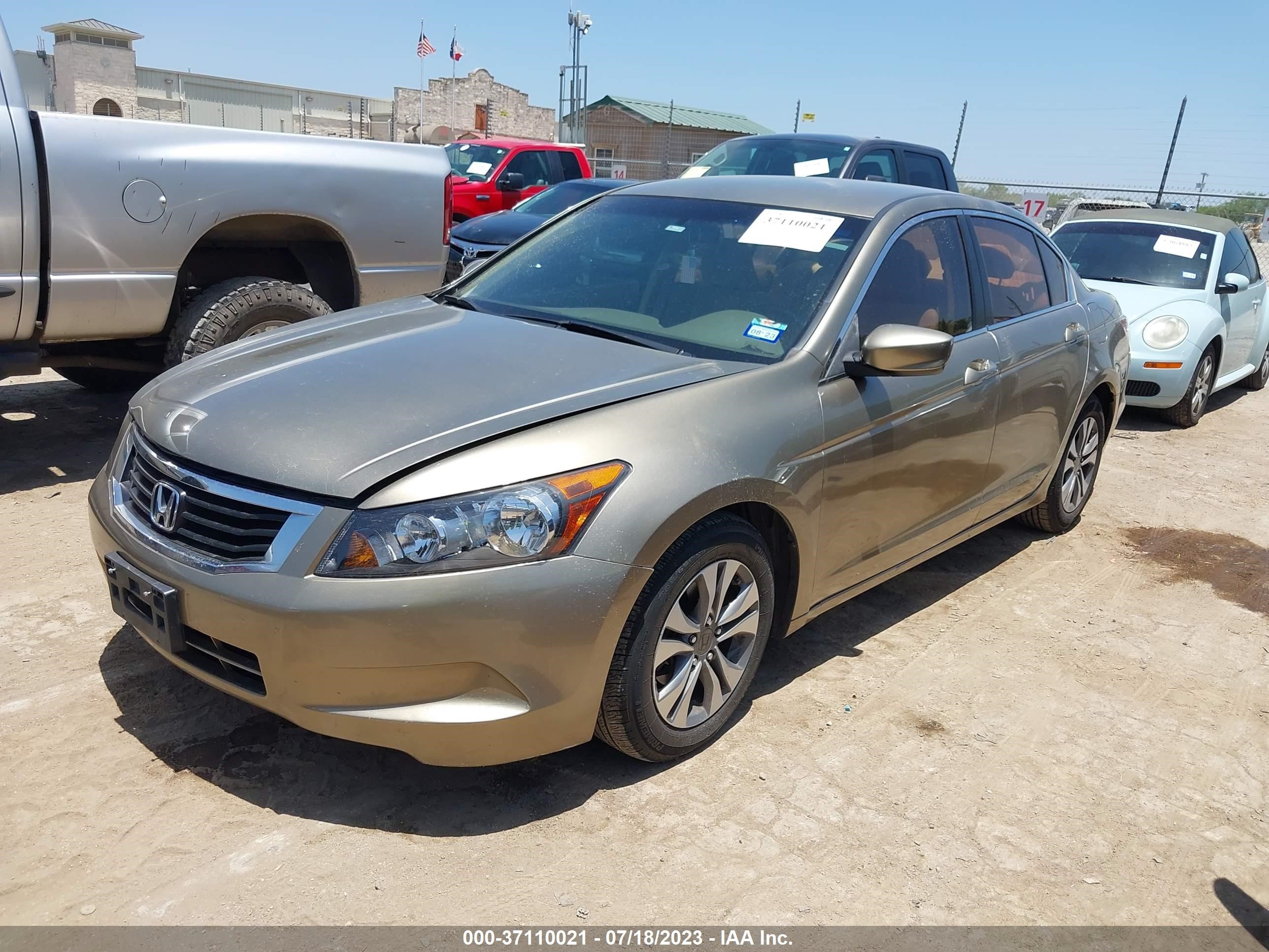 Photo 1 VIN: 1HGCP2F33AA109281 - HONDA ACCORD 