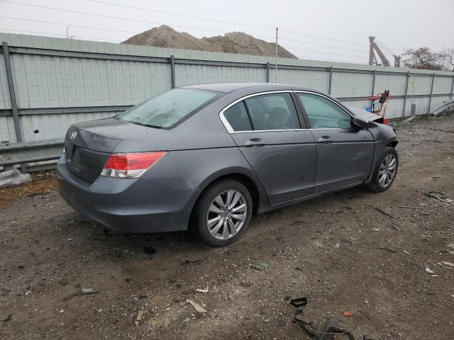 Photo 2 VIN: 1HGCP2F33AA137839 - HONDA ACCORD LX 