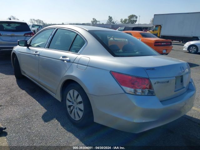 Photo 2 VIN: 1HGCP2F33AA142622 - HONDA ACCORD 