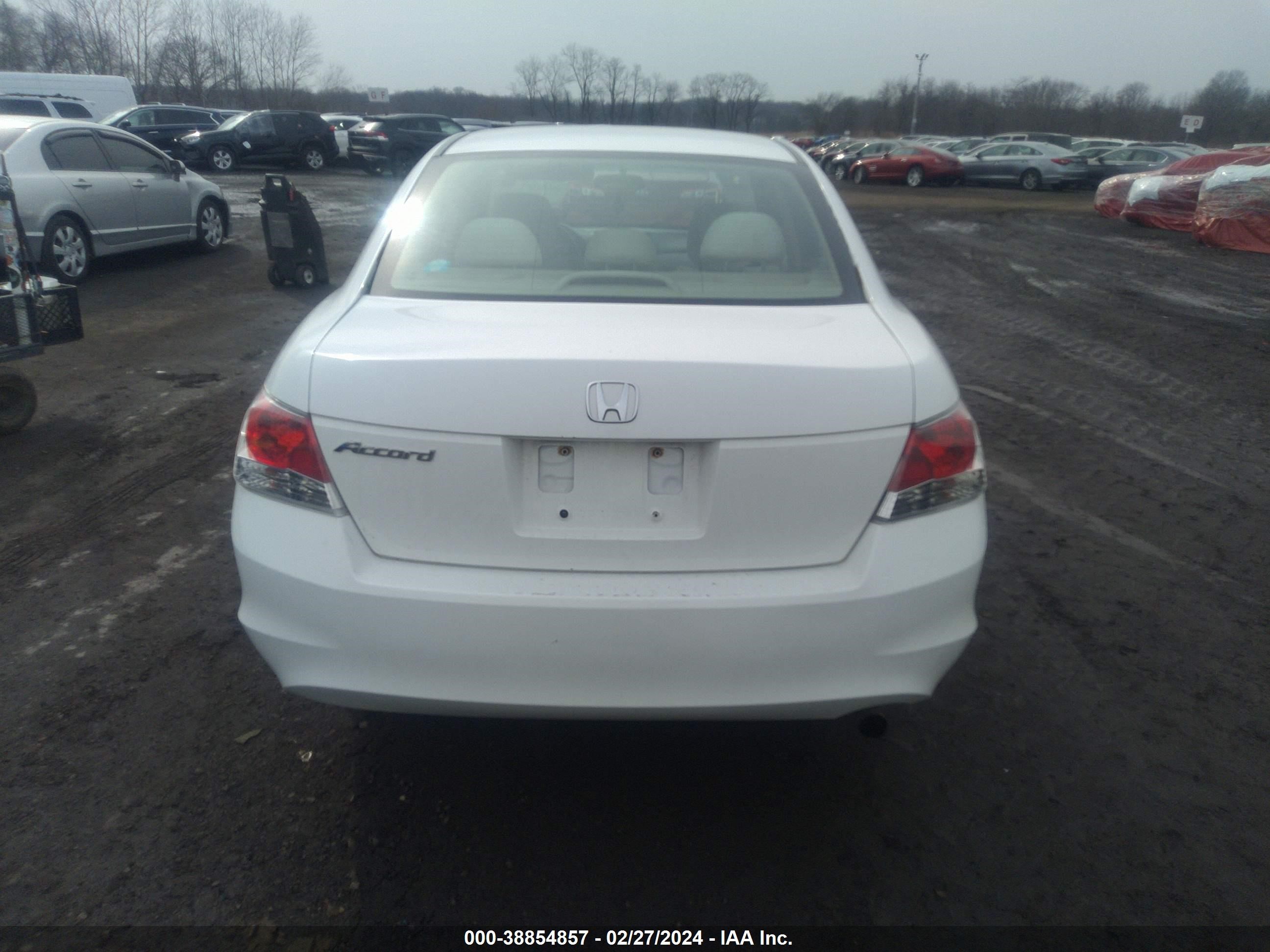 Photo 15 VIN: 1HGCP2F33AA168024 - HONDA ACCORD 