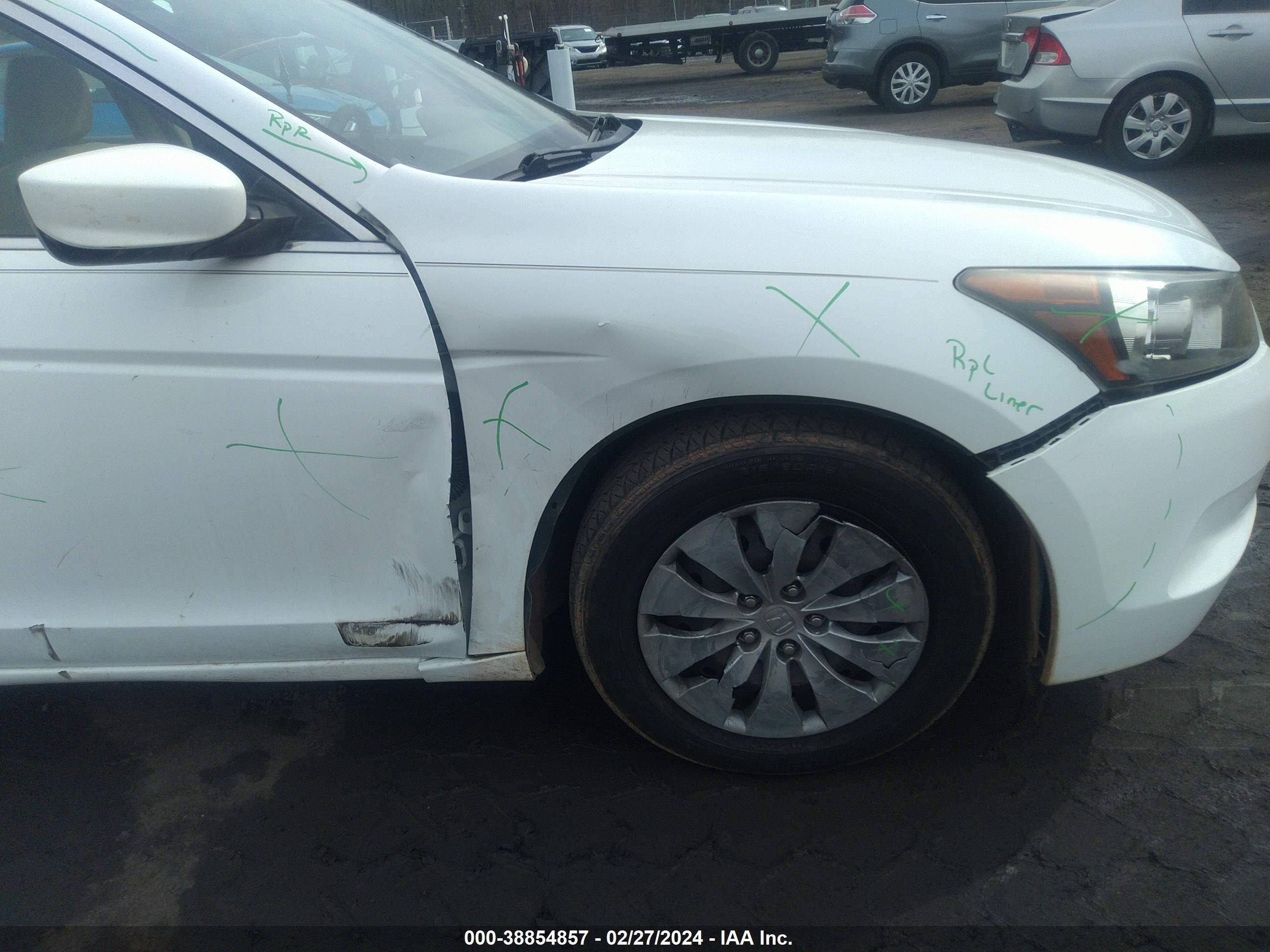 Photo 5 VIN: 1HGCP2F33AA168024 - HONDA ACCORD 