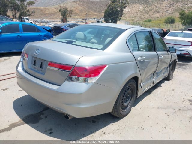 Photo 3 VIN: 1HGCP2F33BA021154 - HONDA ACCORD 