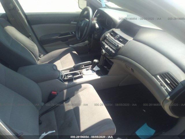 Photo 4 VIN: 1HGCP2F33BA029755 - HONDA ACCORD SDN 