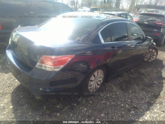 Photo 3 VIN: 1HGCP2F33BA072833 - HONDA ACCORD SDN 