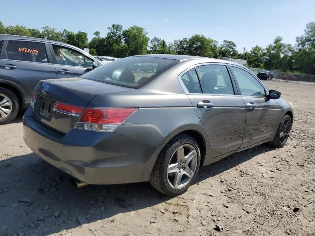 Photo 2 VIN: 1HGCP2F33BA091589 - HONDA ACCORD LX 