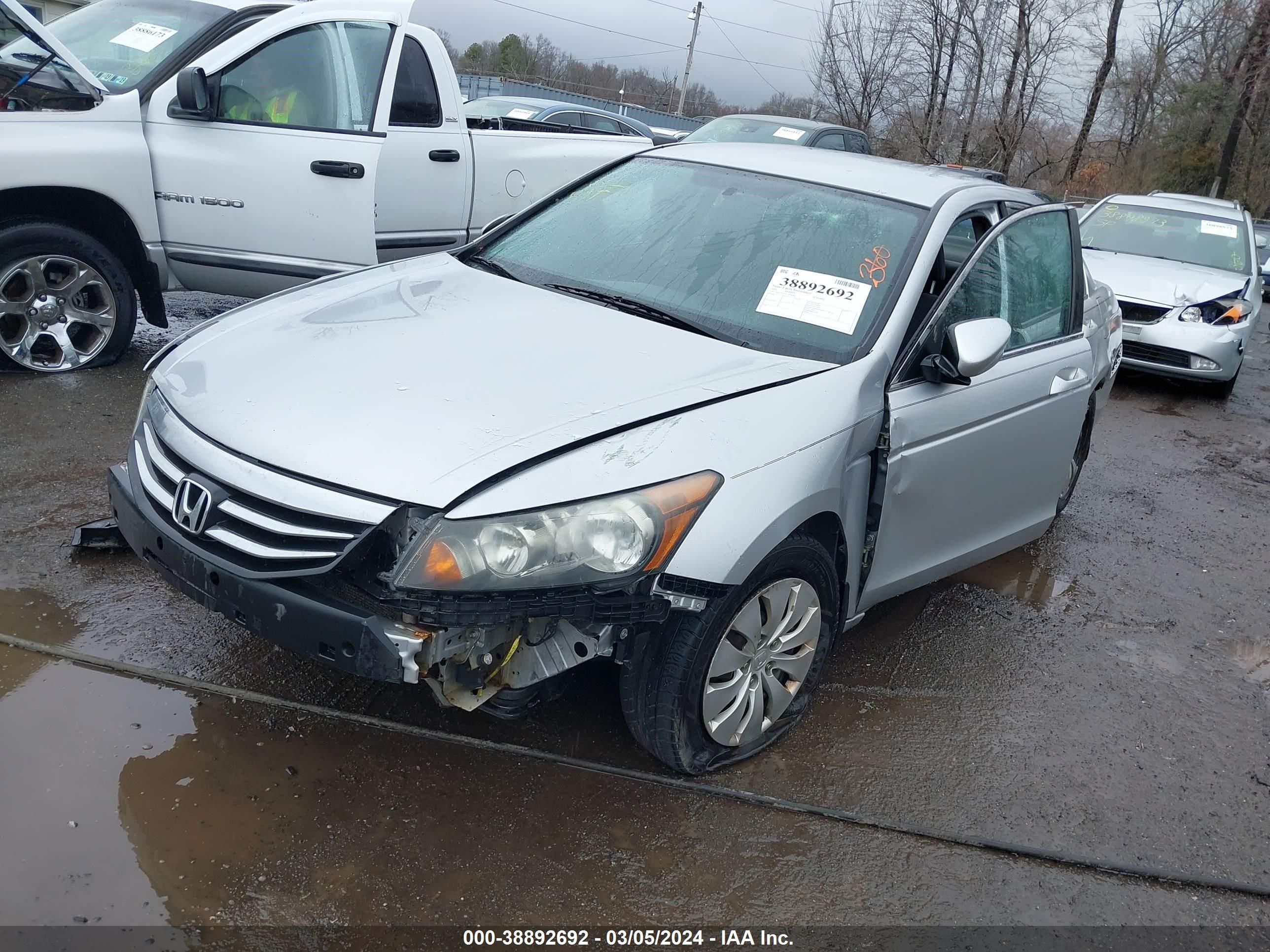 Photo 1 VIN: 1HGCP2F33CA116668 - HONDA ACCORD 