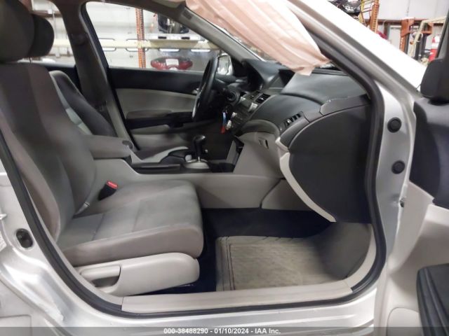 Photo 4 VIN: 1HGCP2F33CA139710 - HONDA ACCORD 