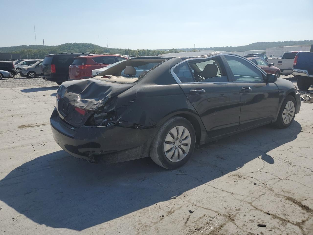 Photo 2 VIN: 1HGCP2F33CA236440 - HONDA ACCORD 