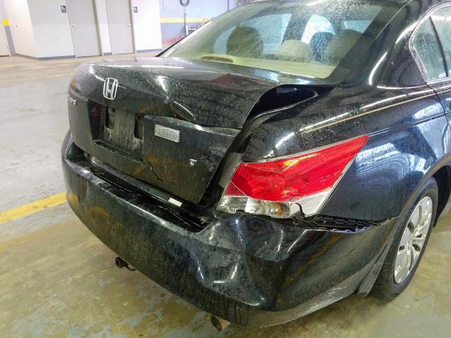 Photo 8 VIN: 1HGCP2F34AA011358 - HONDA ACCORD LX 