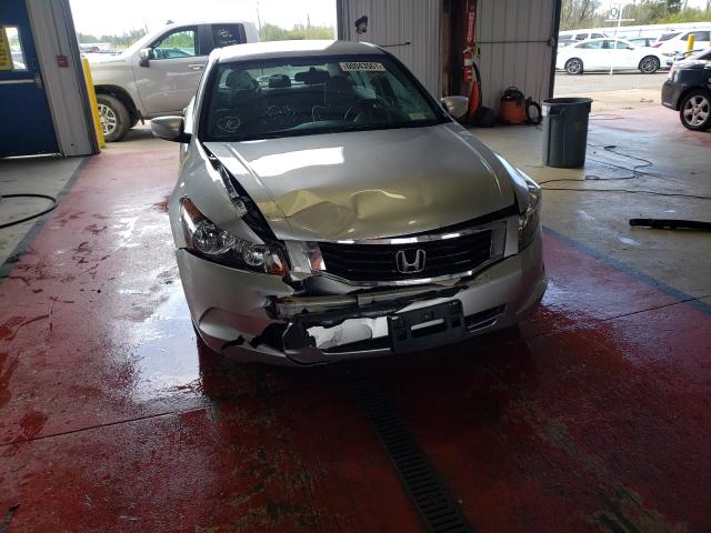 Photo 8 VIN: 1HGCP2F34AA027494 - HONDA ACCORD LX 