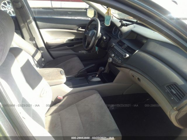 Photo 4 VIN: 1HGCP2F34AA031836 - HONDA ACCORD SDN 