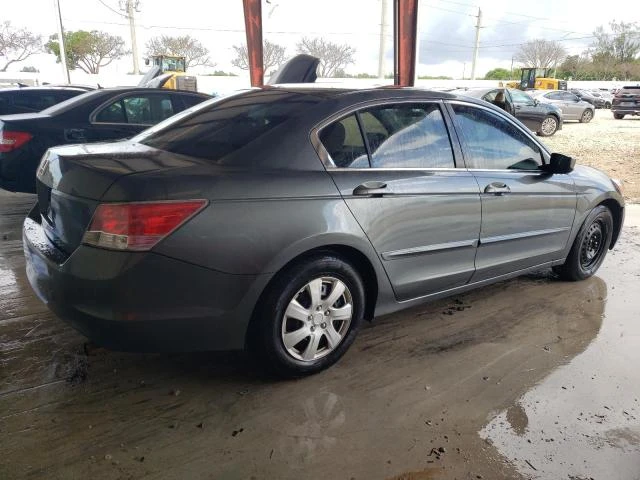 Photo 2 VIN: 1HGCP2F34AA074380 - HONDA ACCORD LX 