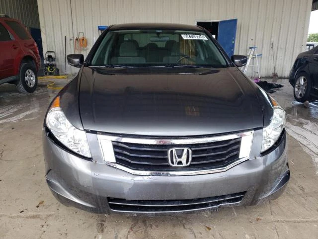 Photo 4 VIN: 1HGCP2F34AA074380 - HONDA ACCORD LX 