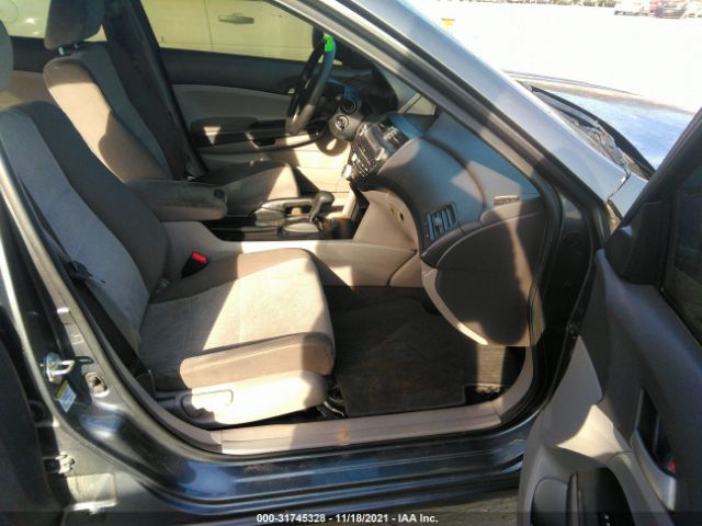 Photo 4 VIN: 1HGCP2F34AA086559 - HONDA ACCORD SDN 