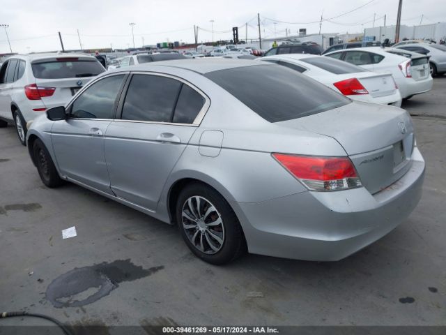 Photo 2 VIN: 1HGCP2F34AA109869 - HONDA ACCORD 