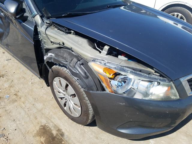 Photo 8 VIN: 1HGCP2F34AA132973 - HONDA ACCORD LX 