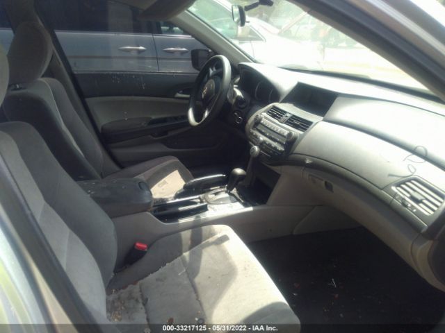 Photo 4 VIN: 1HGCP2F34AA168551 - HONDA ACCORD SDN 