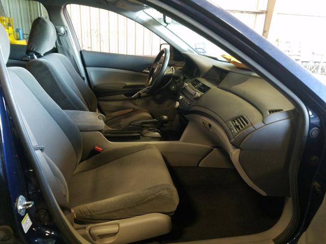 Photo 4 VIN: 1HGCP2F34AA172230 - HONDA ACCORD LX 