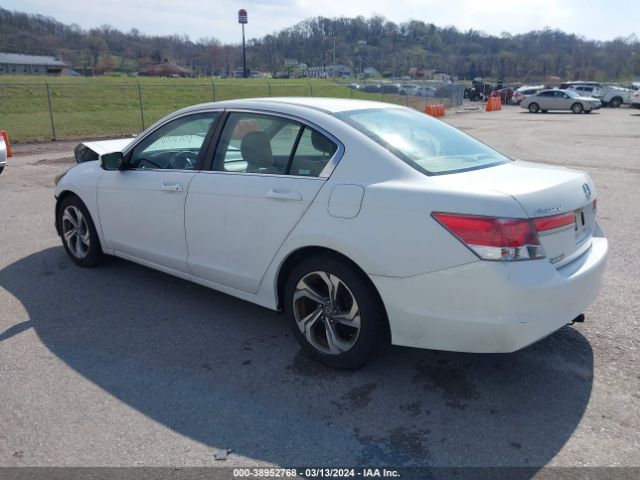 Photo 2 VIN: 1HGCP2F34BA066720 - HONDA ACCORD 