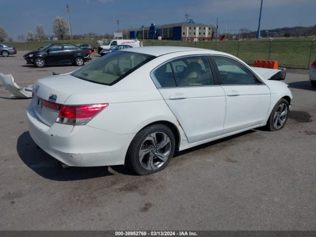 Photo 3 VIN: 1HGCP2F34BA066720 - HONDA ACCORD 