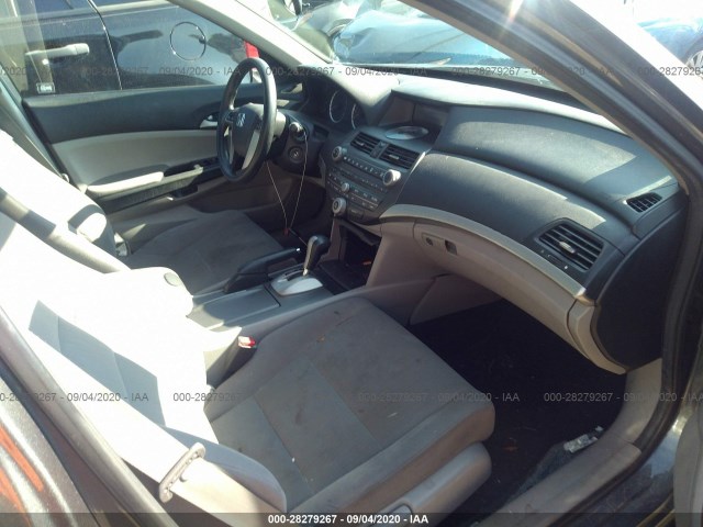 Photo 4 VIN: 1HGCP2F34BA100588 - HONDA ACCORD SDN 