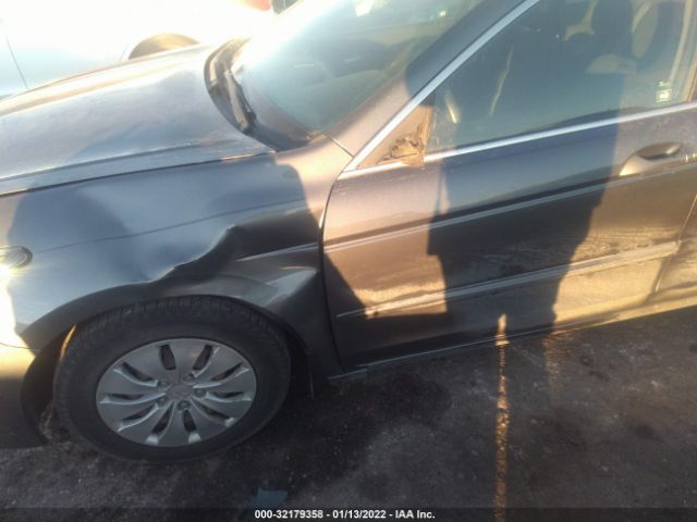 Photo 5 VIN: 1HGCP2F34BA142467 - HONDA ACCORD SDN 