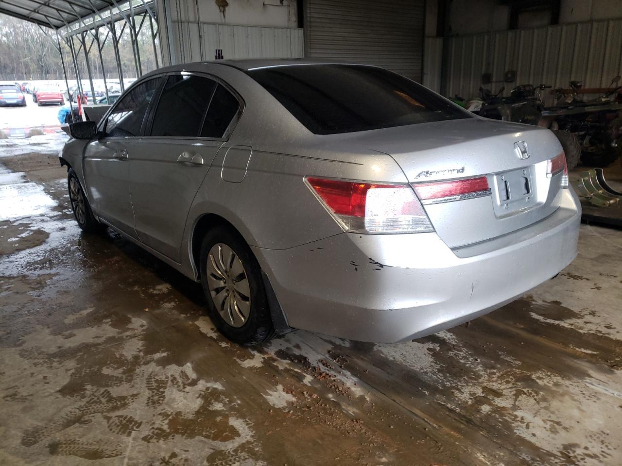 Photo 2 VIN: 1HGCP2F34BA156126 - HONDA ACCORD 