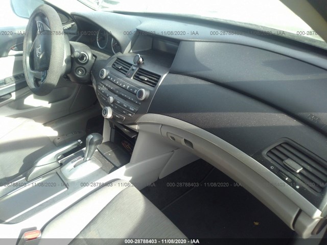 Photo 4 VIN: 1HGCP2F34BA157809 - HONDA ACCORD SDN 