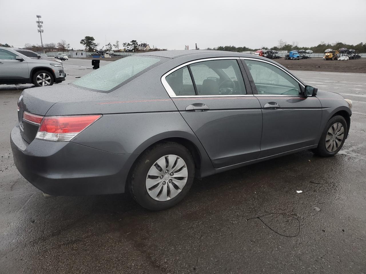 Photo 2 VIN: 1HGCP2F34CA063348 - HONDA ACCORD 