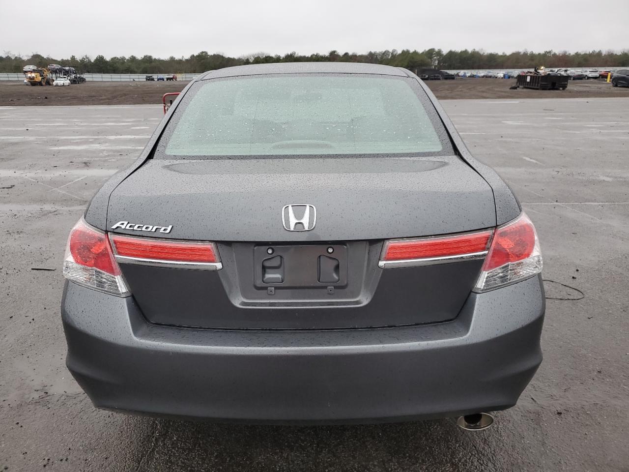 Photo 5 VIN: 1HGCP2F34CA063348 - HONDA ACCORD 