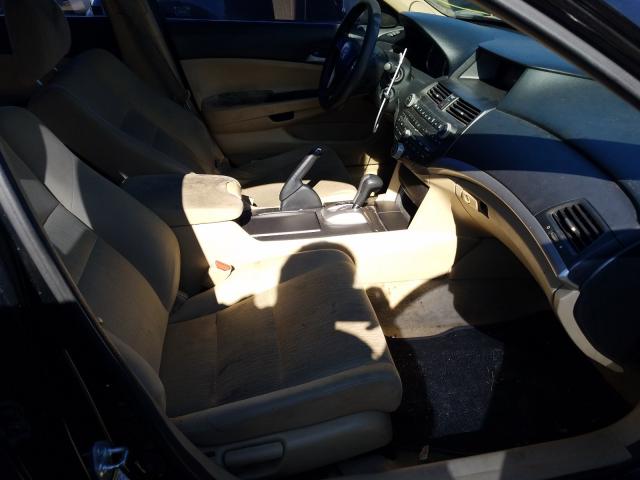 Photo 4 VIN: 1HGCP2F34CA067349 - HONDA ACCORD LX 